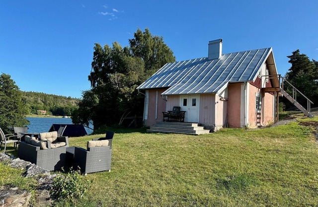 Unique and simple accommodation in the Stockholm archipelago on a peninsula next to Sorunda.