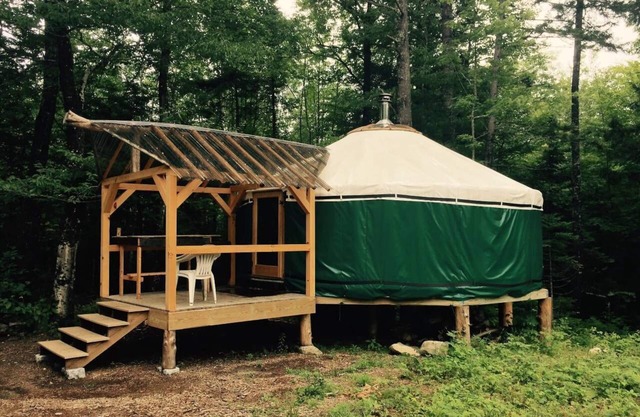 Unique lodging in the wilderness. Off the grid location great place to disconnect and enjoy nature. Access via foot or other in wintertime.