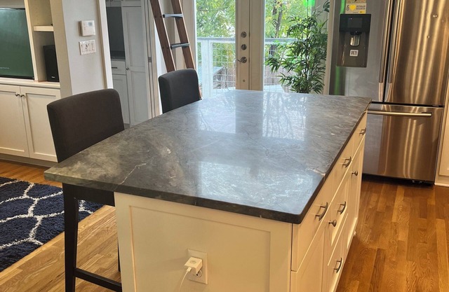Unique Modern Mini House. Perfect Location. 20min walk to DT to experience SXSW.