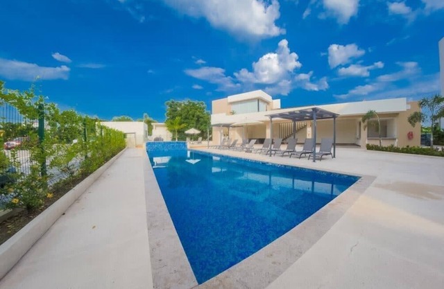 Unique, Modern 2 bed & 2 bath spacious condo