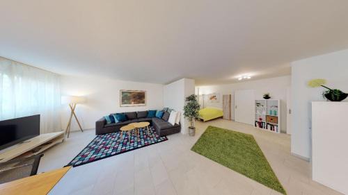 Unique Serviced Living at Basel Waterfront 9001