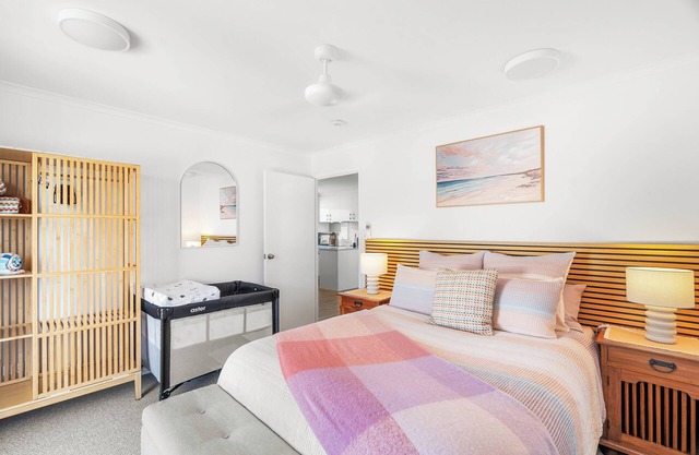 Unit 2 Barry, 2 Bedroom Unit at beautiful Beachside Mackay at Lamberts Beach AU