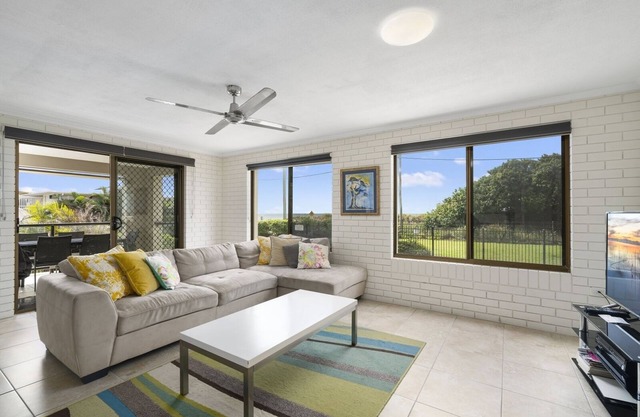Unit Opposite Beach + Pool