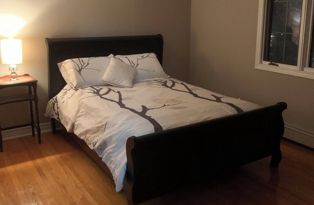 University of Guelph-2km nDetached home on a private cul de sac, 2500 sq ft.