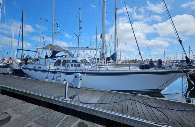Unusual stopover in the heart of paimpol's harbour and town center