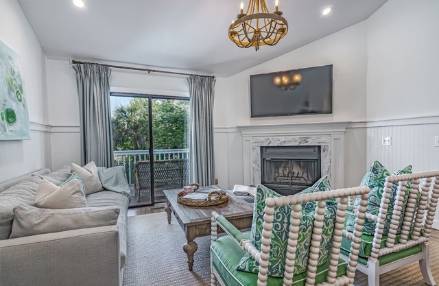 Updated condo with balcony view of the golf course! Community Pool