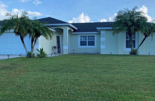 Updated Family-Friendly Beach Retreat near PGA, Mets Training & Nature Preserves