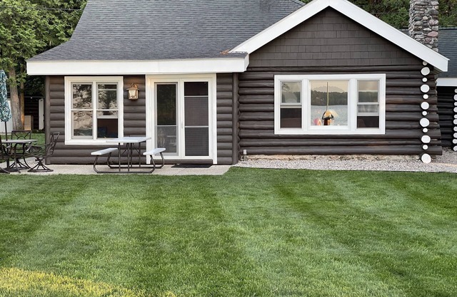 Updated Log Cabin on Pickerel Lake