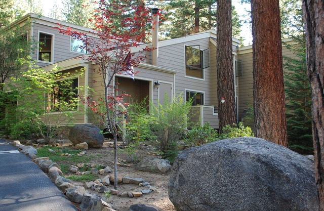 Upscale 3 Bedroom 2 Bath Condo in Incline Village