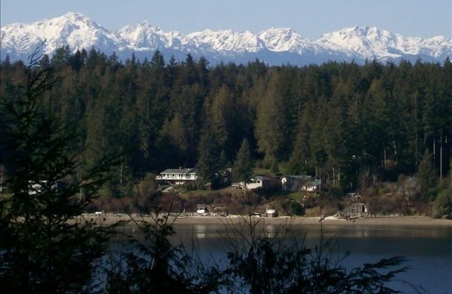 Upscale Hartstene Pointe near Beach & Pool - Unique Pacific NW Destination