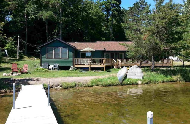 Upscale North Woods Living On Little Pelican Lake, private beach