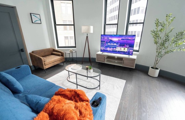 Urban 1BR Downtown–Close to Stadiums & Attractions