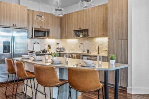 Urban Oasis 2BD 2BR Apartment