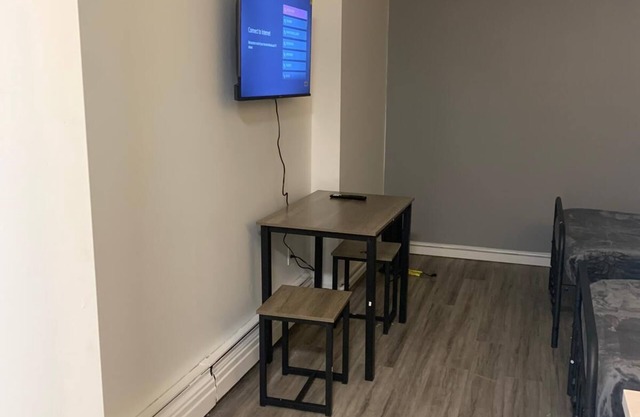 Urban Oasis: Cozy Studio in Calgary's Heart