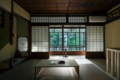 UTAHI A 100-years-old Kyoto machiya