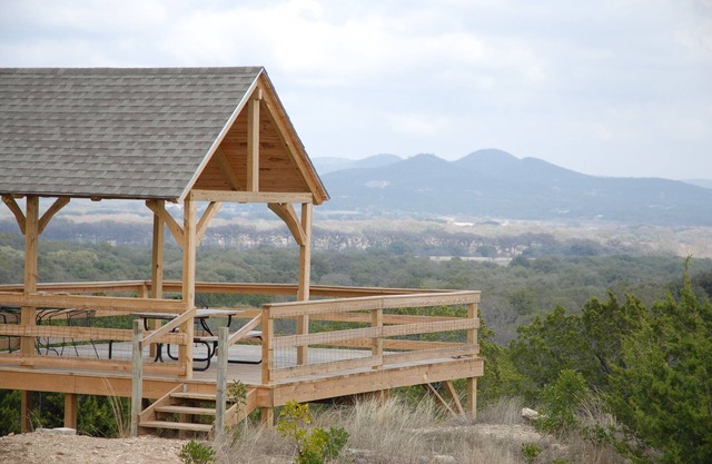 Utopia Family Home w/Mountain Viewing Deck!