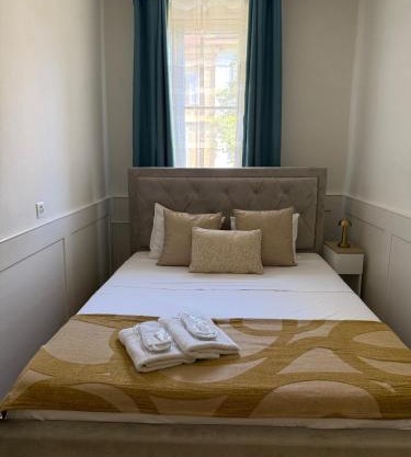 V&V La Vie Est Belle