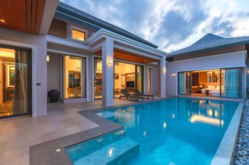 V229 Brand New 3BR Villa Pool Near Top Beaches