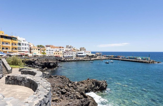 Vacation Apartment 'Eloy O Mariñeiro' with Wi-Fi