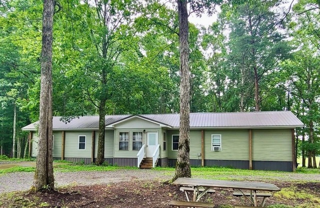 Vacation guest house in Muddy Pond near Cookeville and Crossville