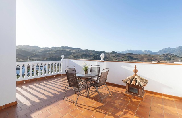 Vacation Home "Casa de Teones" with Mountain View, Private Pool & Terrace
