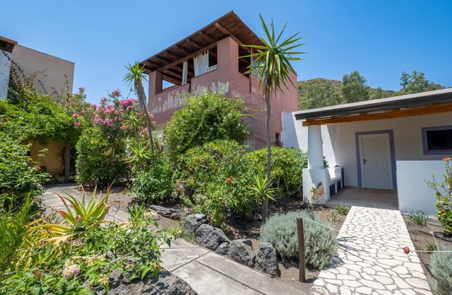 Vacation Home "Jerà D72 Vista Mare" with Sea View, Private Terrace & Wi-Fi