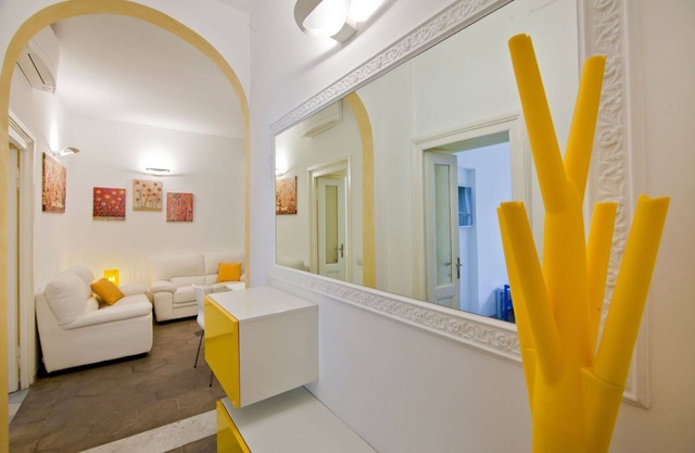 Valenziani, Cozy 3 Br Apt Near Barberini By Halldis