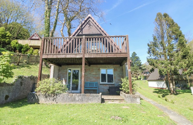 VALLEY LODGE 44, pet friendly, country holiday cottage in Callington