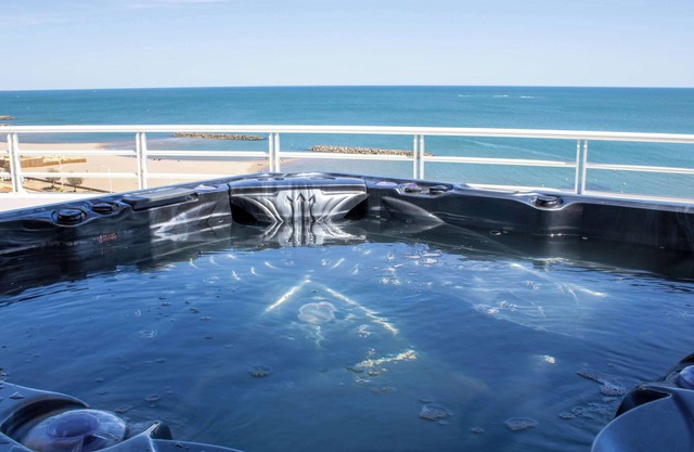 Valras’Loc Sélect – Panarea Grand Prestige Duplex with Private Spa & Sea View