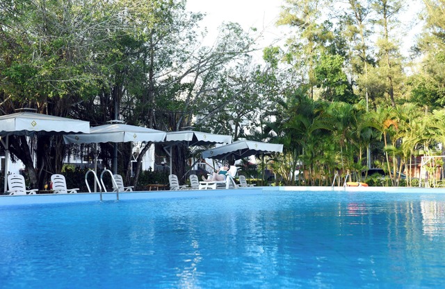 Van Phat Riverside Hotel