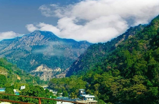 Vardan Hotel- Ayur Stay