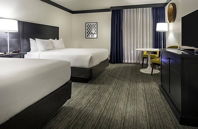 Vegas Adventure Awaits! Awesome Unit! Onsite Entertainment, Near T-Mobile Arena!