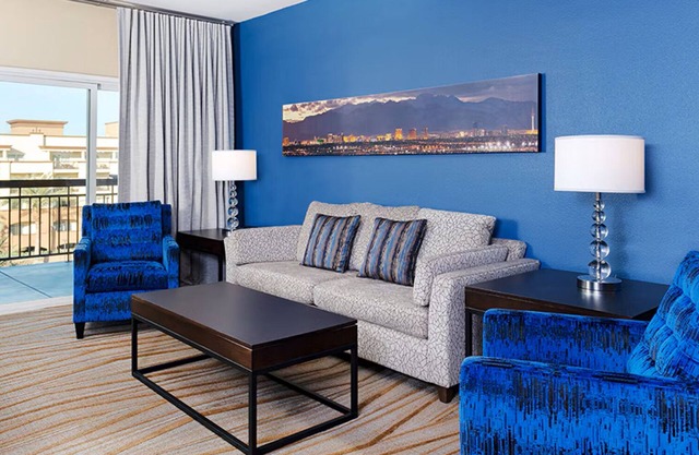Vegas Getaway, 2-Bedroom, 2 Bath WorldMark Resort with Pools & Amenities