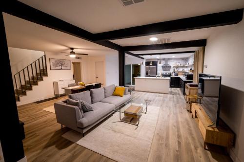 Vegas Vacation Home with Pool 5 min to The Strip and Fremont Street