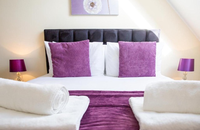 Velvet 2-bedroom apartment, Clockhouse, Hoddesdon