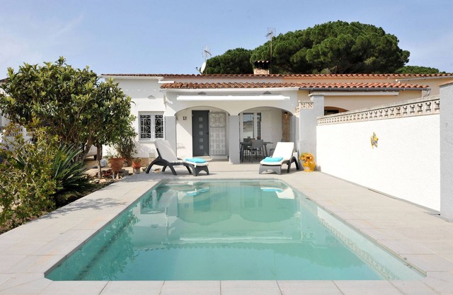 VENTALLO: House with private swimming pool in l'Escala, ground floor, ideal for your holidays