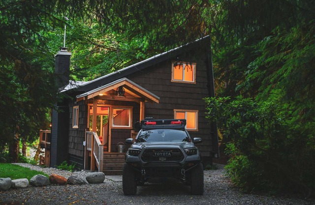 Verlot River Cabin Hot Tub Firepit Fireplace