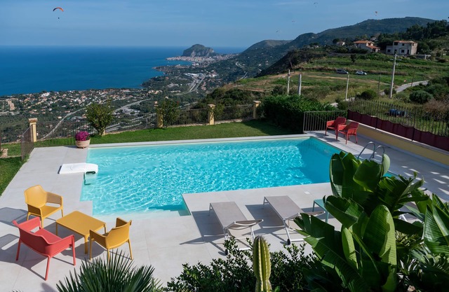 Very nice and generous apartment in the middle of charming Mediterranean nature