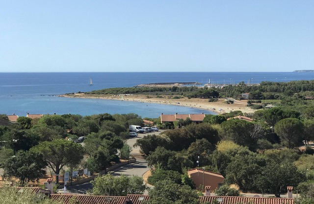 Very panoramic 10 minutes walk from the sea