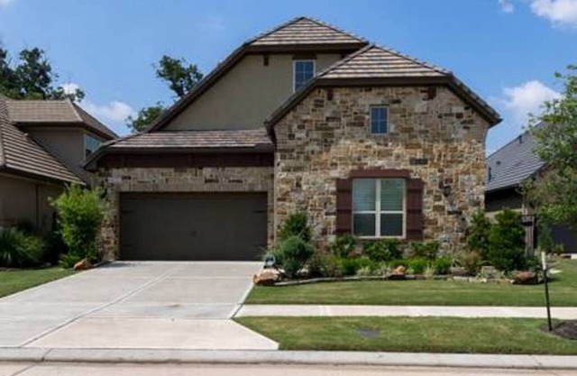 Very spacious, private location with open area, good for family travel