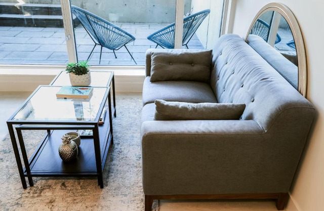 Vibrant & Modern Loft-style Walkout Near LRT