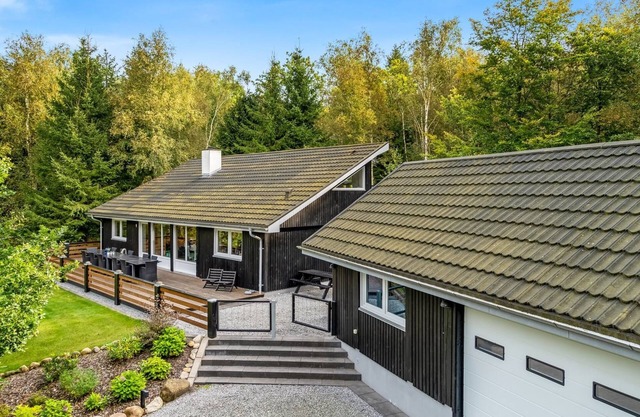 "Vicente" - 14km to the fjord by Interhome