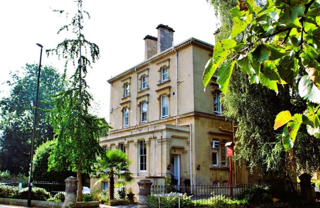 Victoria Square Hotel Clifton Village
