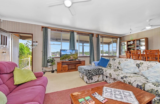 VIEW with Pool in Hunter Valley & Wineries - FREE WiFi - Swimming Pool - Wineries - Concerts - HV Gardens Zoo