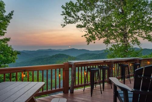 Views For Miles HotTub-PoolTable FirePit Remodeled