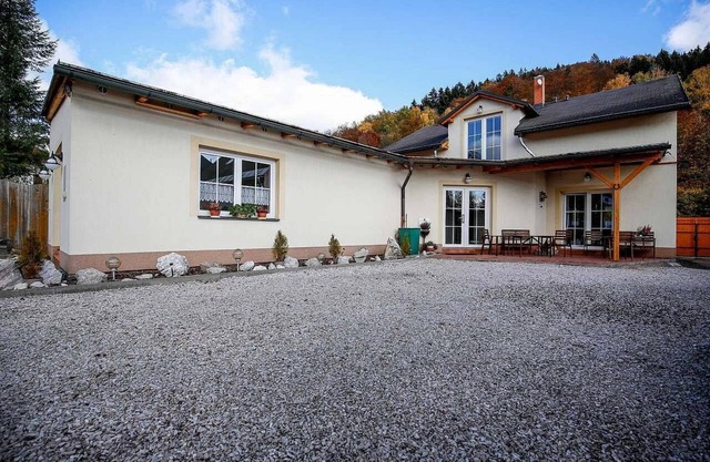 Vila Lumina - Five Bedroom Chalet, Sleeps 14
