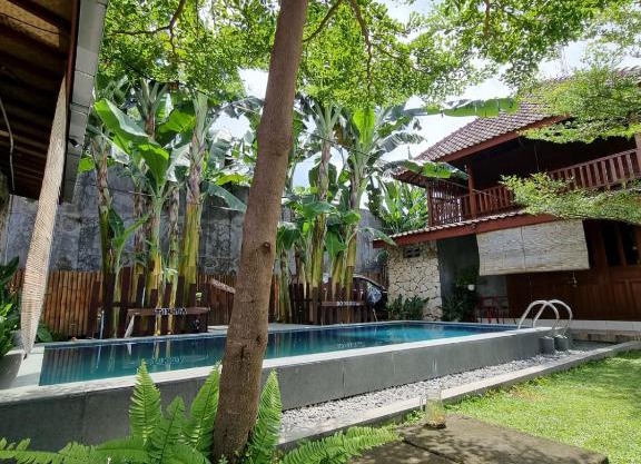 Vila Raja Banana Leaf Mlati