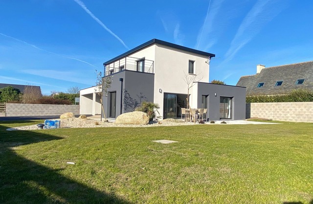 Villa 160 m2, 8 persons, seaside, 4 bedrooms, dc PMR animals ok, enclosed garden