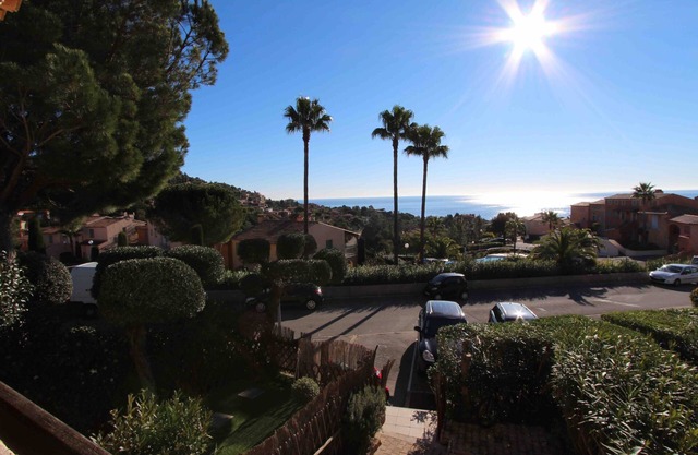 Villa 3 Pièces 67 m2 vue mer a 500 Mètres a Pieds des Plages Port et Commerce