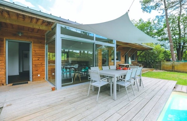 Villa 4* Les Cahuttes with swimming pool between ocean and forest.